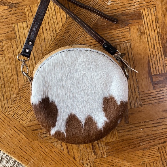 Brand New Real Cow Hyde Round Purse - Picture 4 of 9